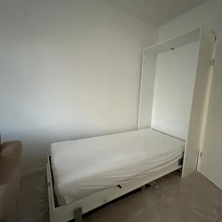 Kleine Moderne 1,5 Zimmerwohnung * 에센