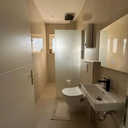 Kleine Moderne 1,5 Zimmerwohnung إسن